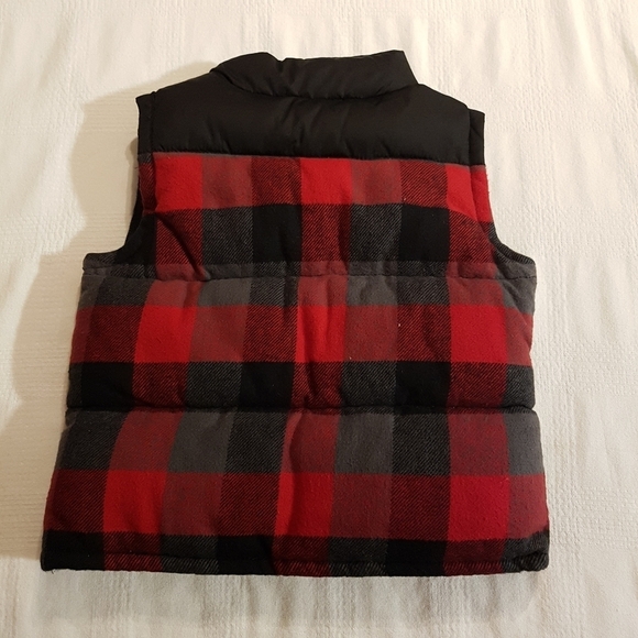 Crazy 8 boys 2T-3T Buffalo plaid quilted vest, full zipper, 2 pockets EUC - Picture 2 of 4